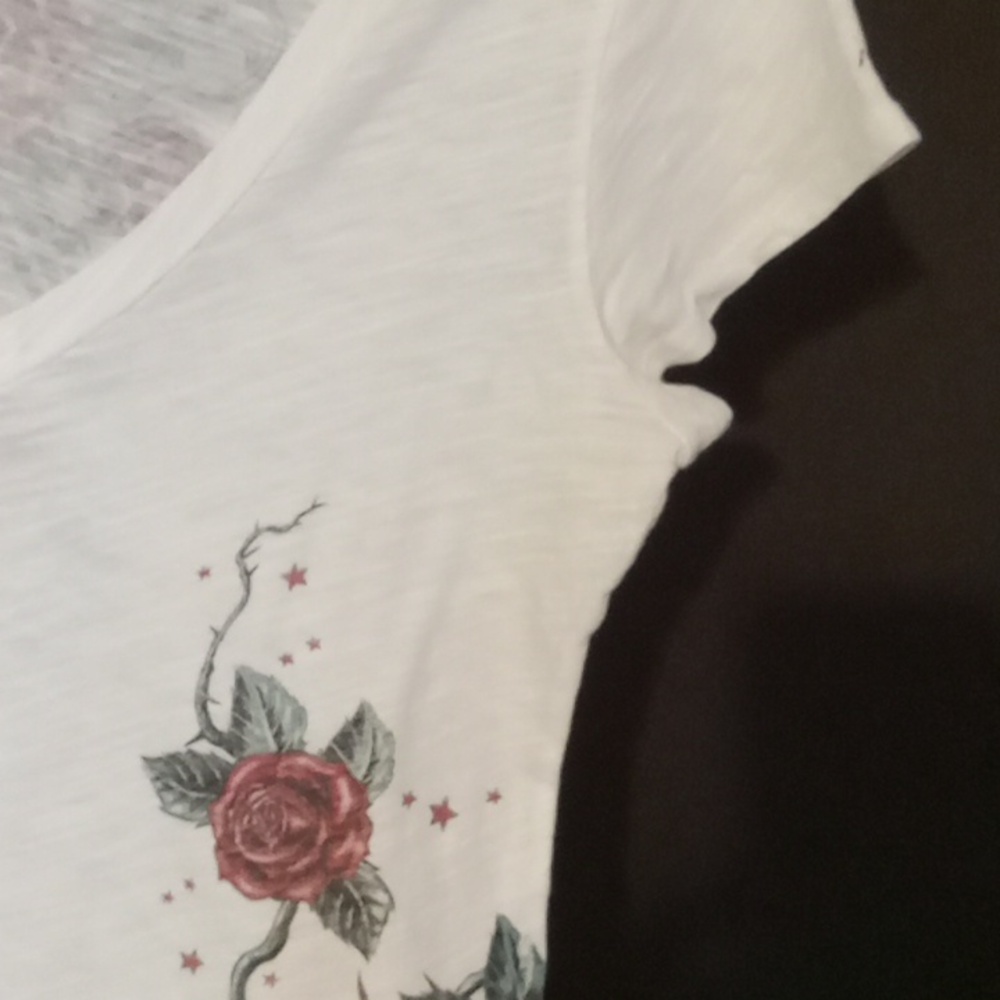 Tshirt - Picture 3 of 9